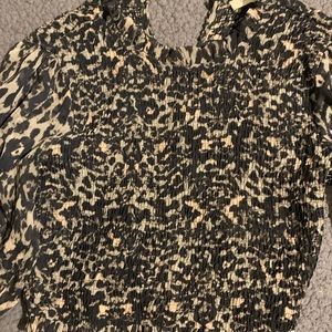 Cheetah print top size small